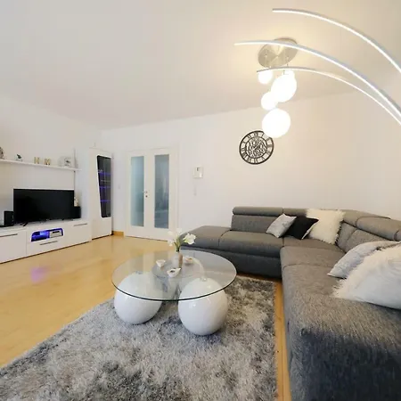 Apartment Dioniz *