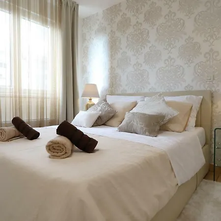 Apartment Dioniz *