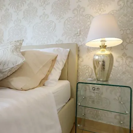 Dioniz Apartment *