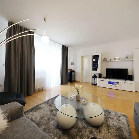 Dioniz Apartment *
