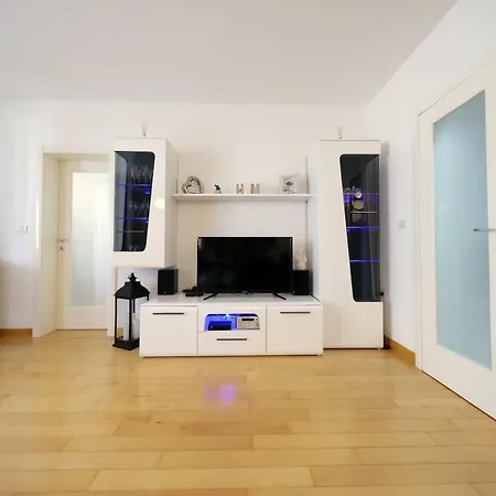 Apartment Dioniz